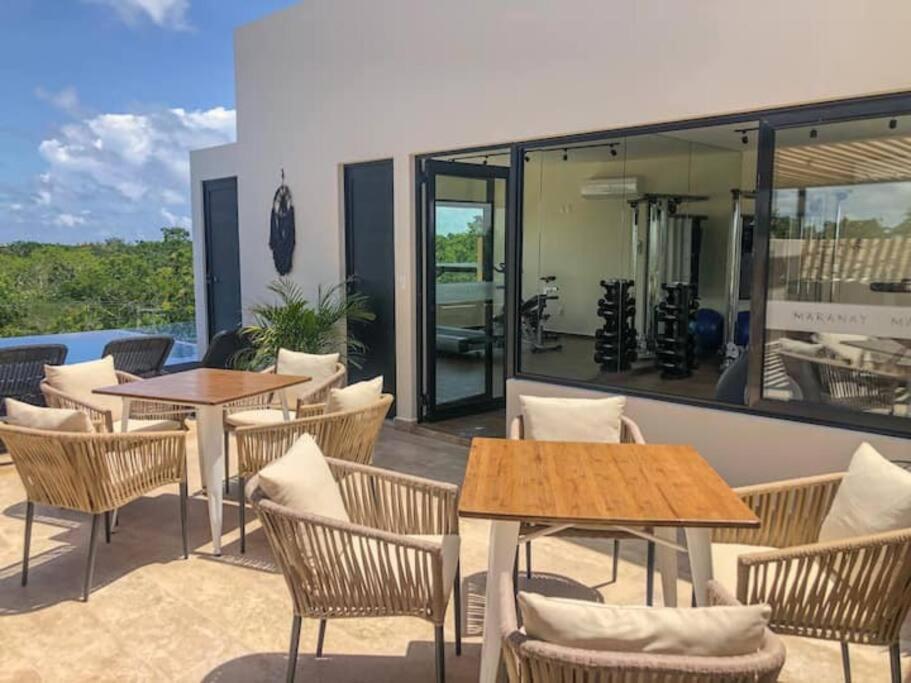 Suit Next To The Common Top Roof Exclusive Building Kingsize Bed 2 Super Pools, Gym, Grill Tulum Kültér fotó